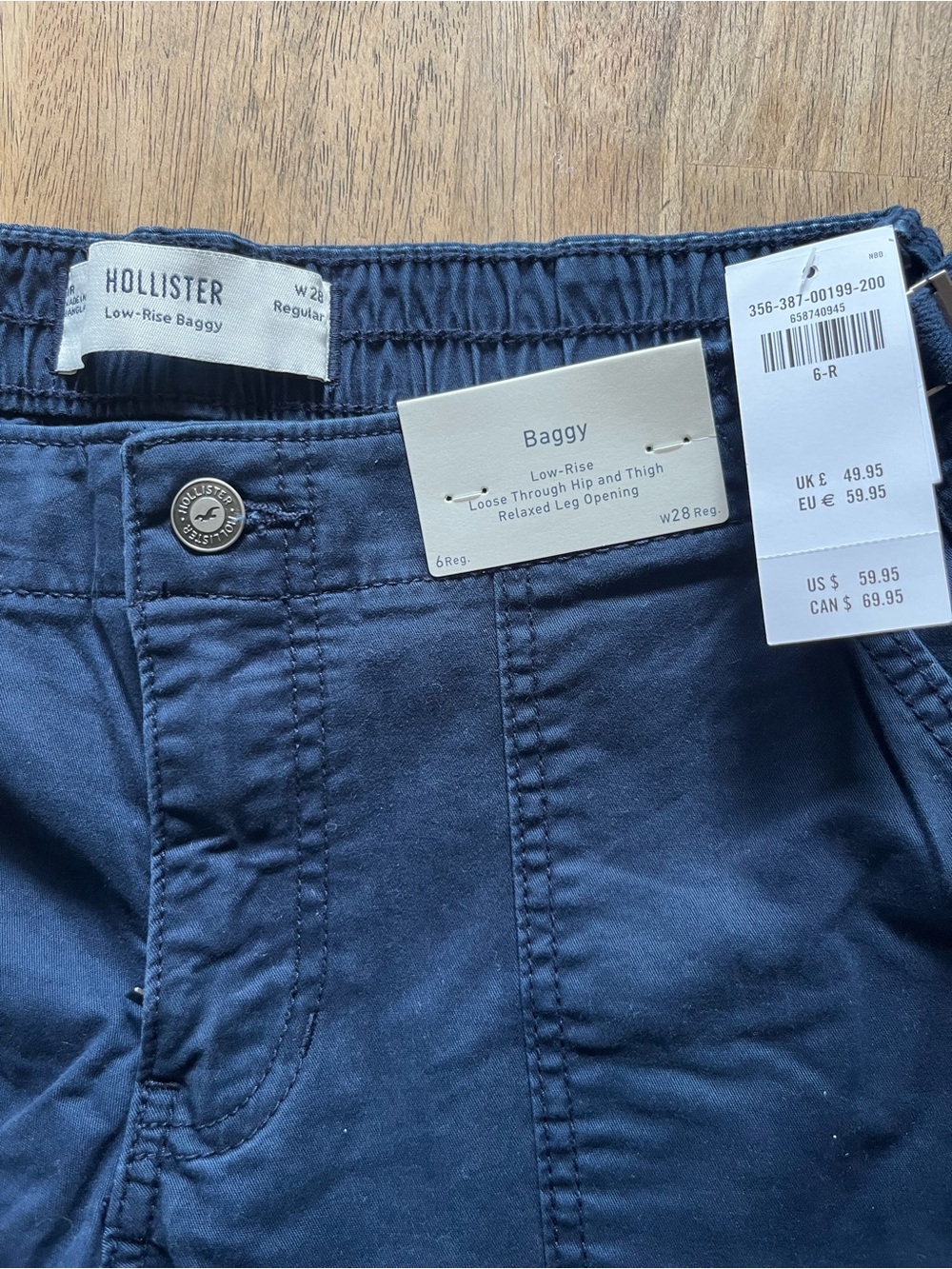 Hollister Navy Blue Low-Rise Baggy Pants Size 6 Waist 28 New with tags